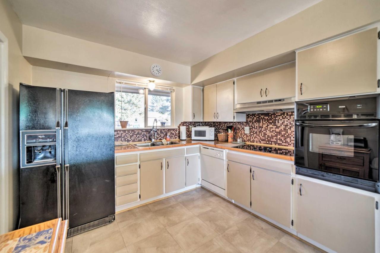 Family-Friendly Cortez Cedar House With Yard! Экстерьер фото
